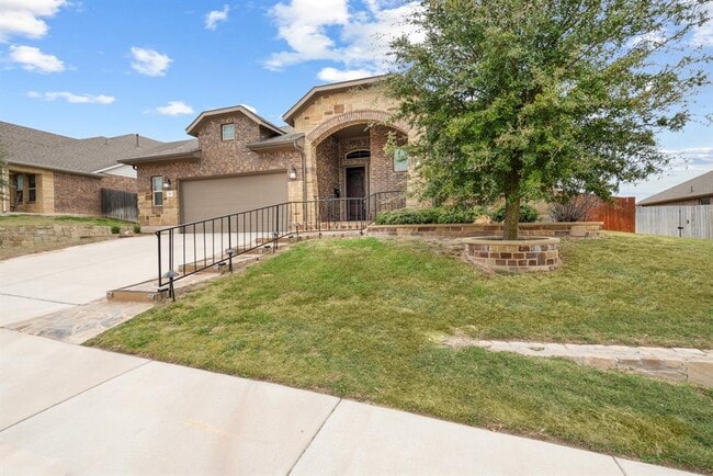 Building Photo - 521 Betony Lp