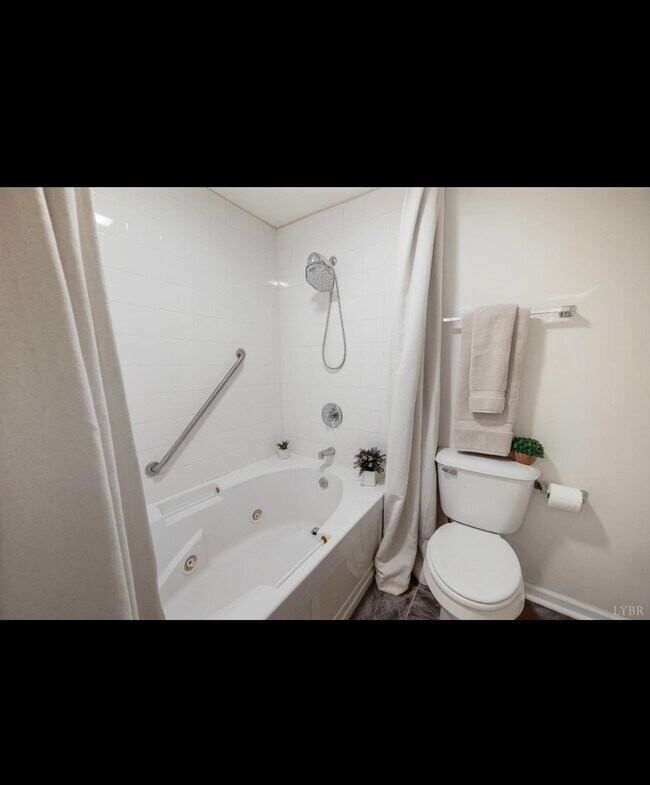 Building Photo - 224 Dove Ct