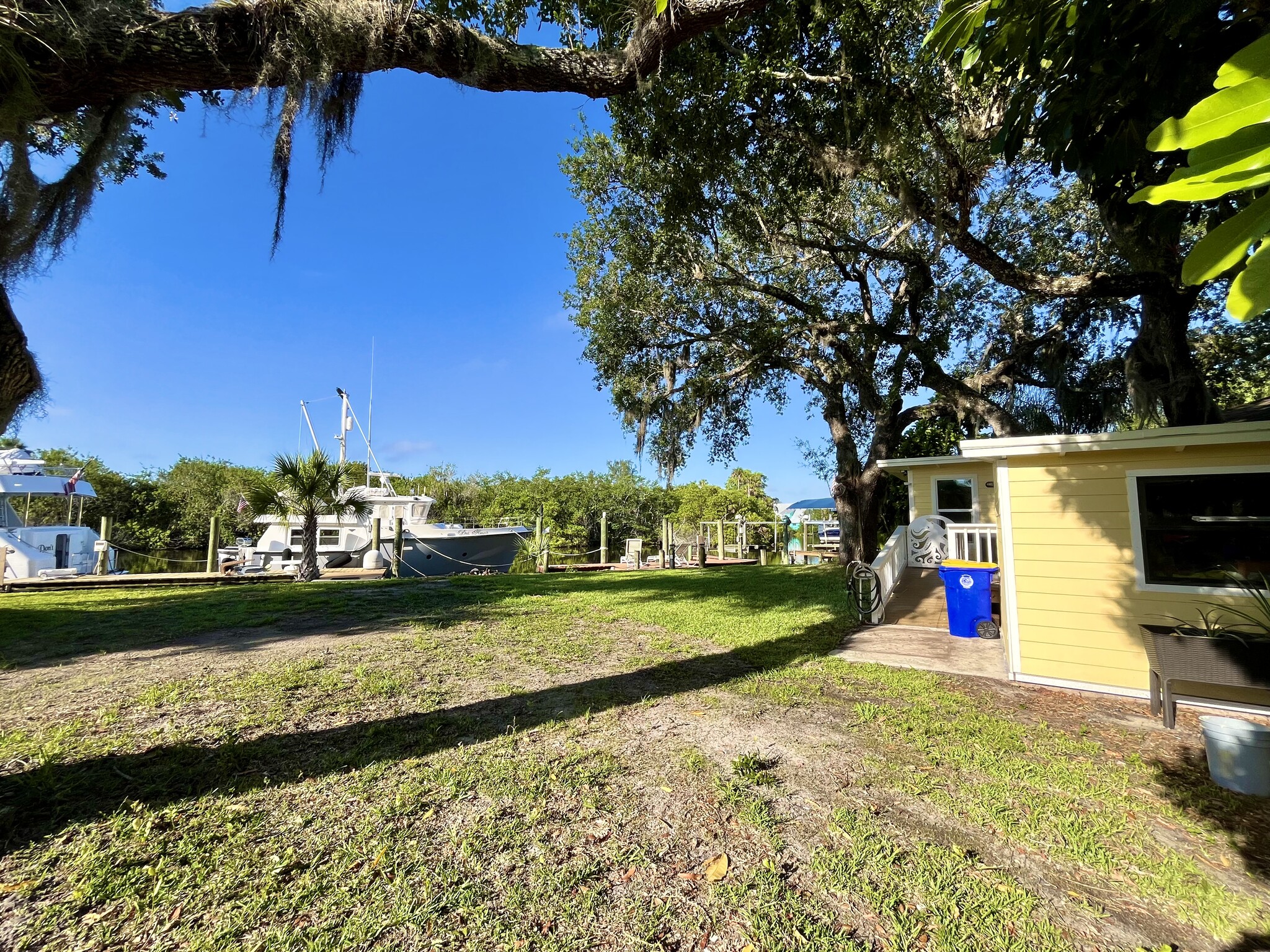 St Lucie River offers deep water and high bridges to the ocean - 730 SW Salerno Rd