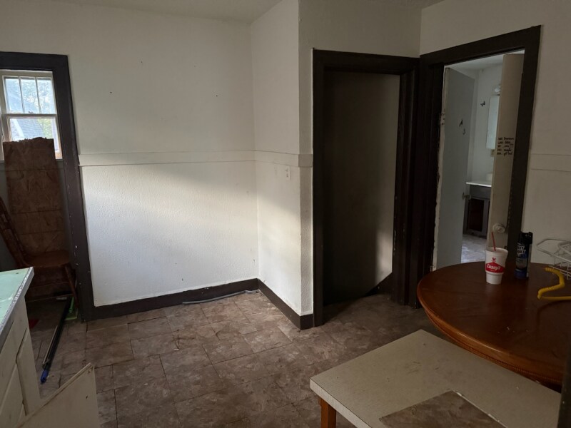 Building Photo - 2909 W Wyoming St