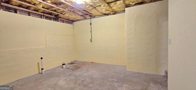 Building Photo - 610 James Ridge Dr