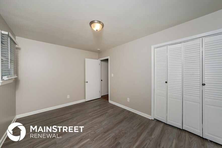 Building Photo - 1516 Highland Dr