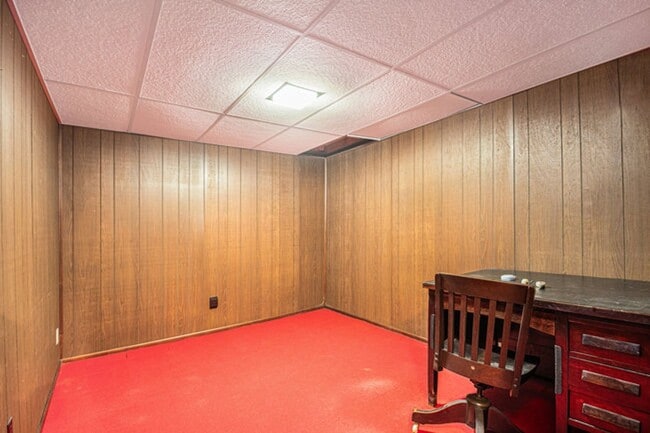 Building Photo - Penn Schools!  Remodeled Granger home-Lawn...