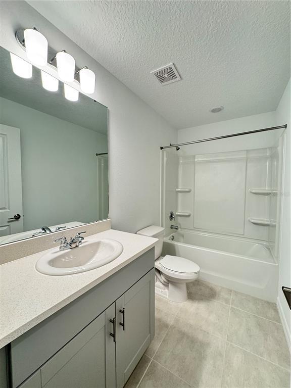 Building Photo - 1304 Drake Rdg Dr