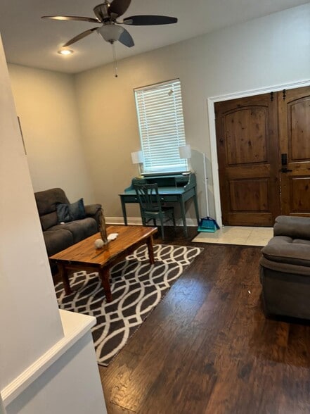 Building Photo - 4261 Carlene St