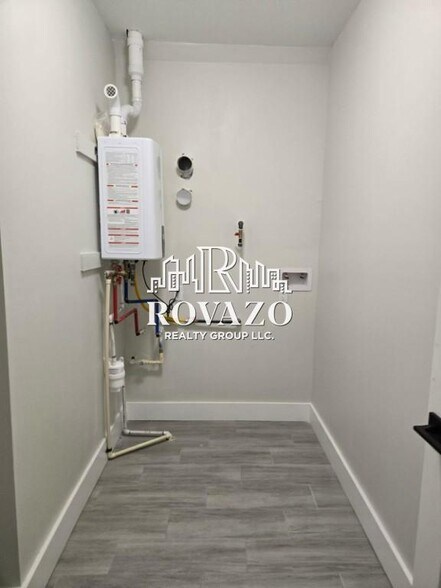 Building Photo - 130 Ellis Ave