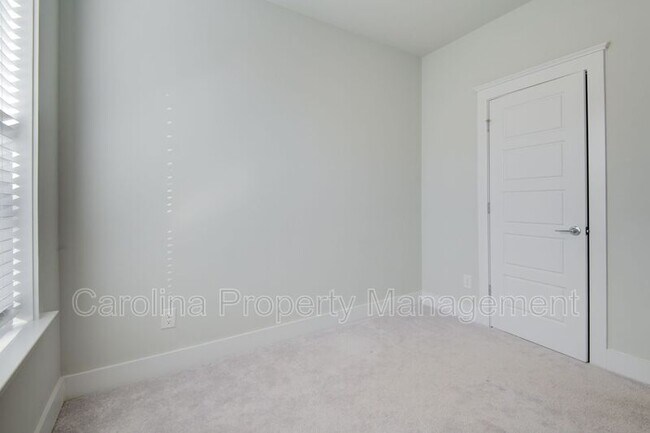 Building Photo - 5939 Ardrey Kell Rd