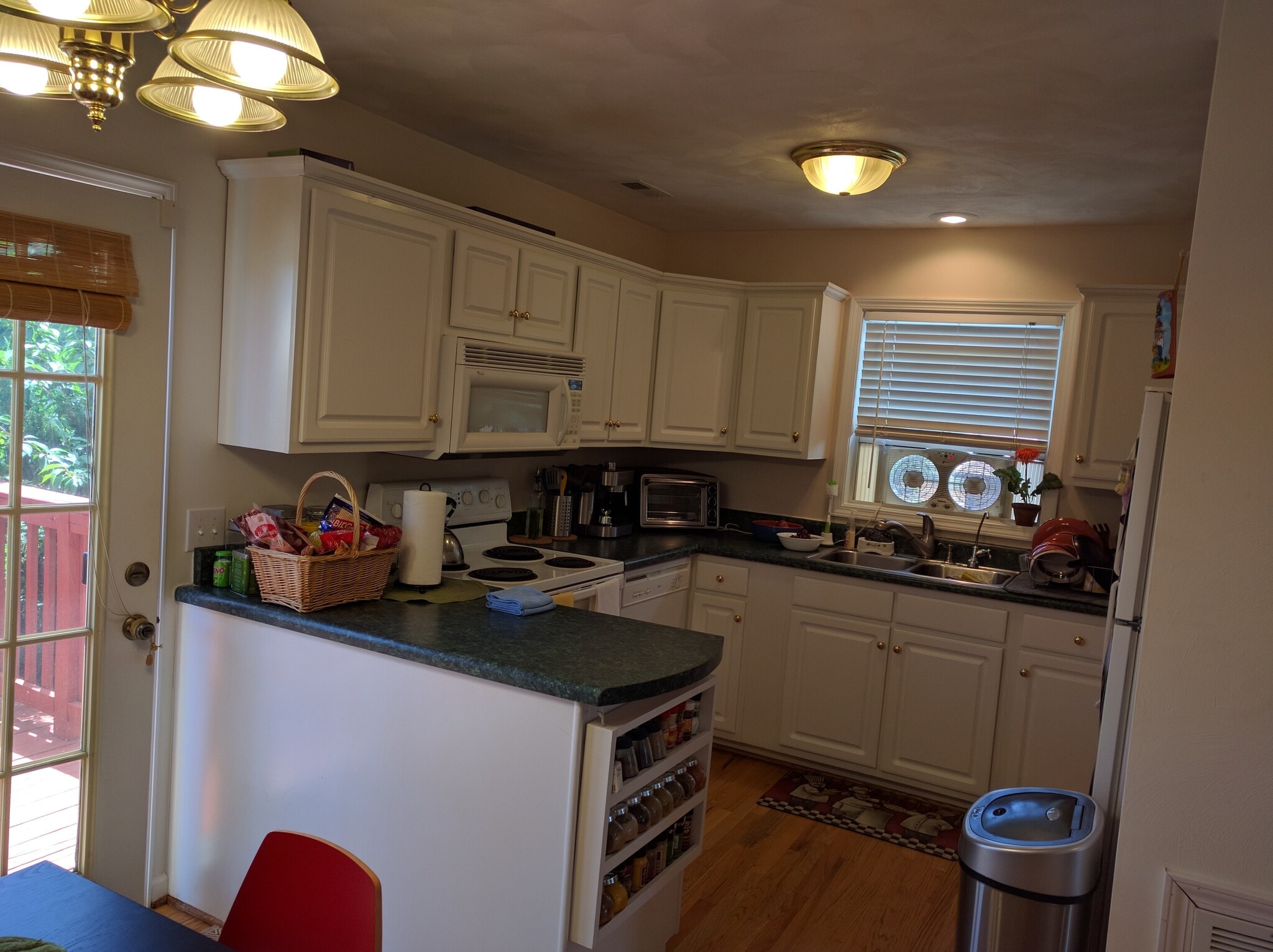 Building Photo - 709 Givens Ln