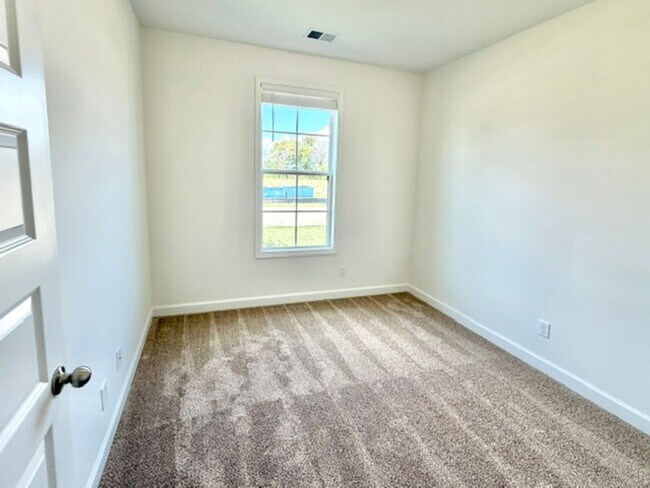 Building Photo - 105 Summer Rose Ln