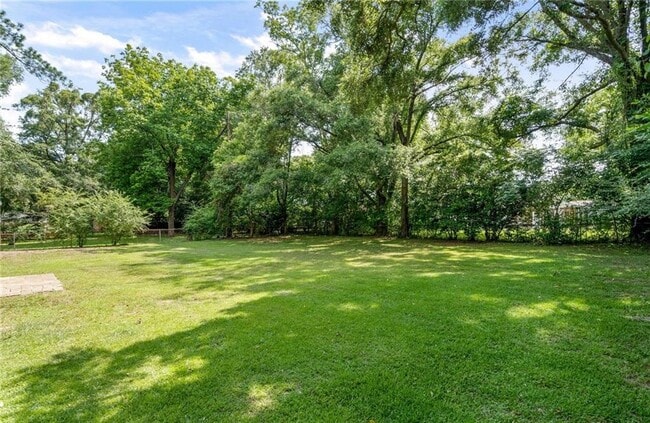 Building Photo - 164 June St