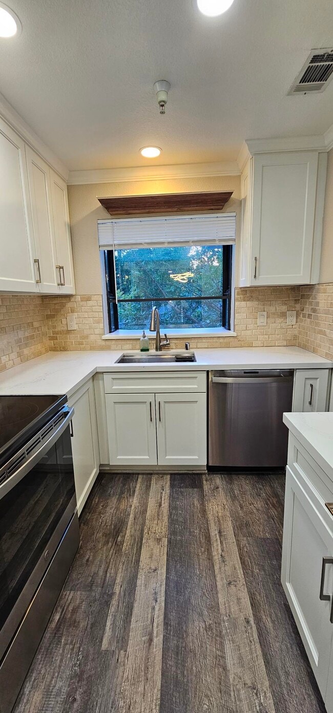 Upgraded Kitchen - 2600 Oak Rd