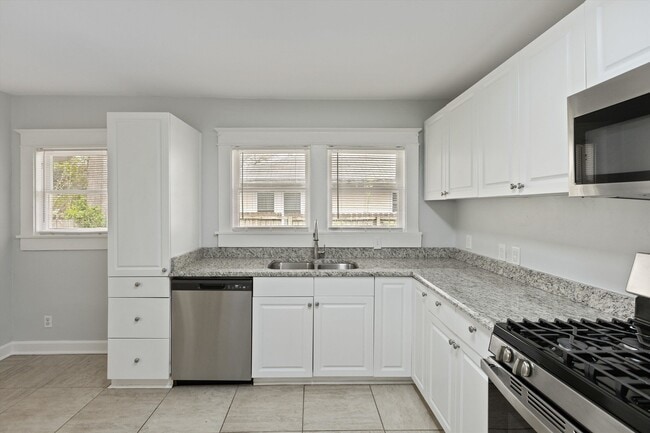 Building Photo - 505 S Prescott St