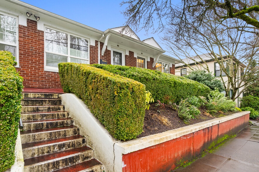 Building Photo - 2601 NW Raleigh St