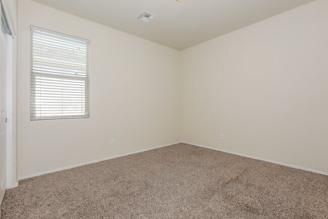 Building Photo - 4621 E Fire Opal Ln