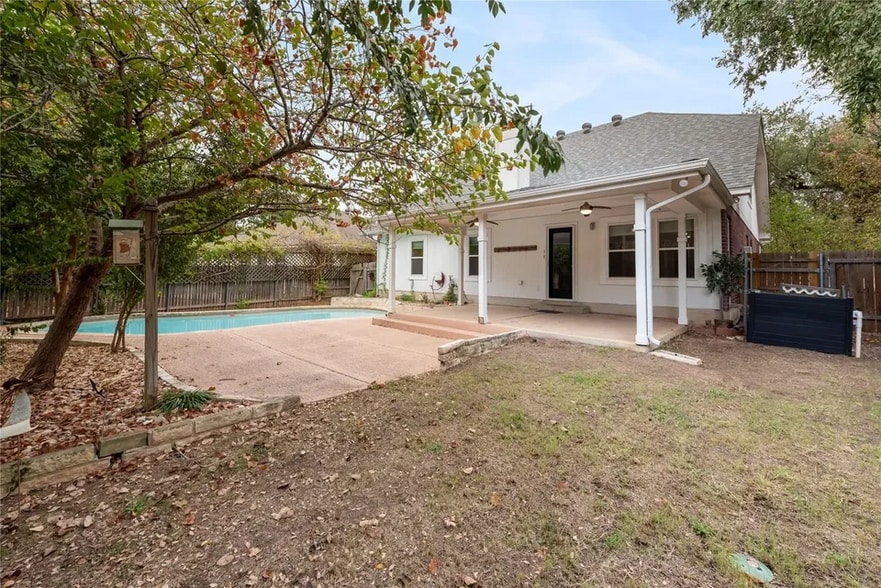 Building Photo - 5042 Cleves St