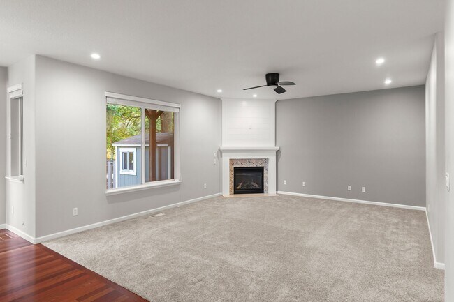 Building Photo - Elegant, Well-Loved, 5 bedroom, 3 bathroom...