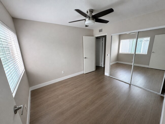 Building Photo - 2+1.5 Ralston Village Condo- Great Community Amenities!
