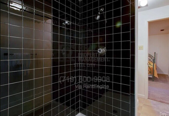 Building Photo - 2541 Taylor Ln