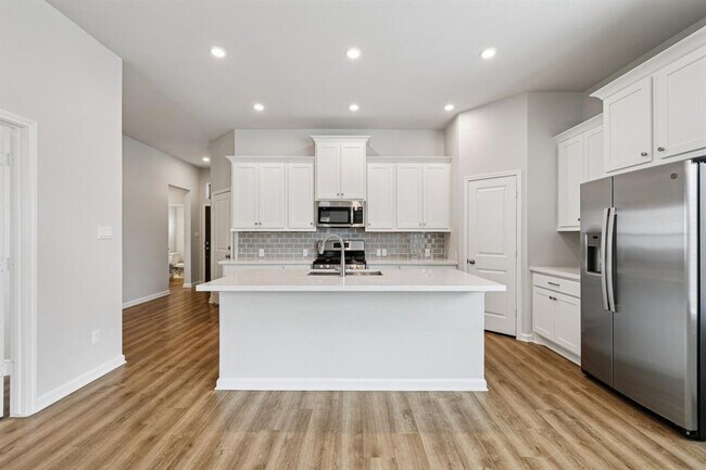 Building Photo - 601 Los Olives Ln