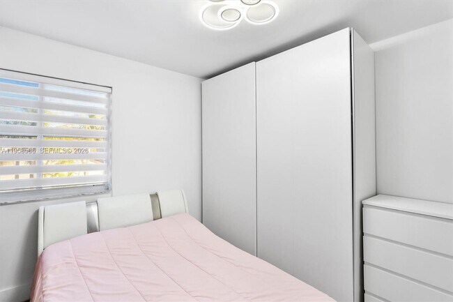 Building Photo - 342 NW 114th Ave