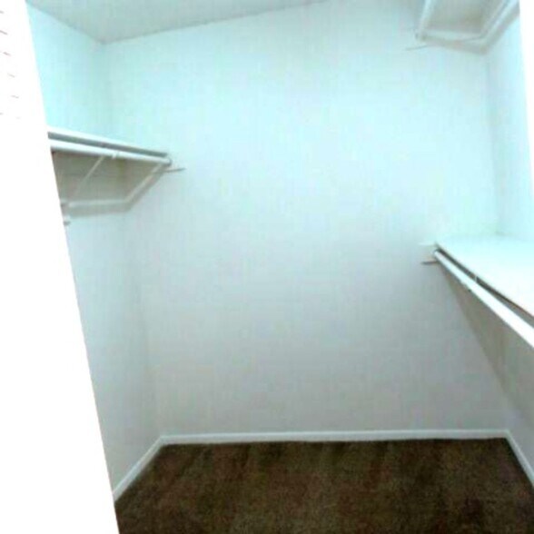 Building Photo - Metrowest Area!! 4 Bedroom 2.5 Bath Home Coming Soon!!