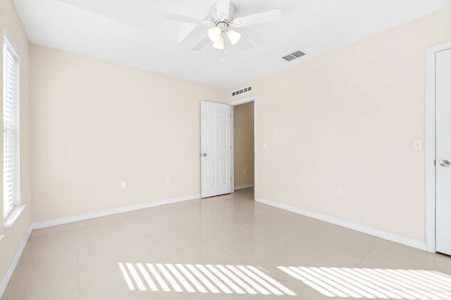 Building Photo - Spacious 3BR Home with Tile Floors & Spa-Like Primary Suite – Marion Oaks
