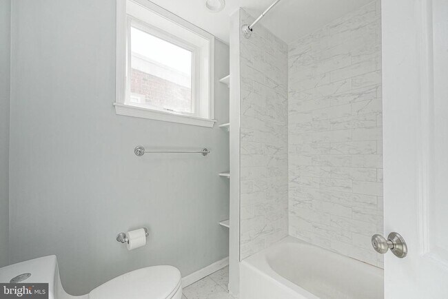 Building Photo - 1920 Fitzgerald St