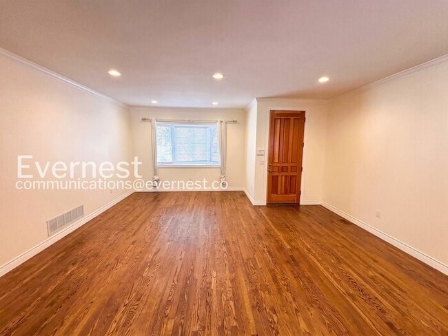 Building Photo - 268 S Garfield St