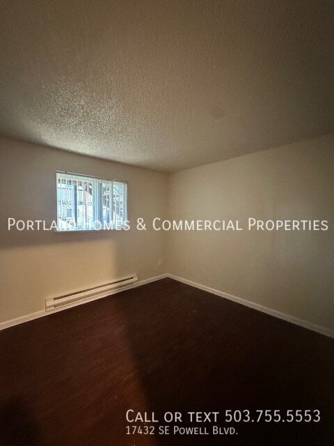 Building Photo - 17432 SE Powell Blvd
