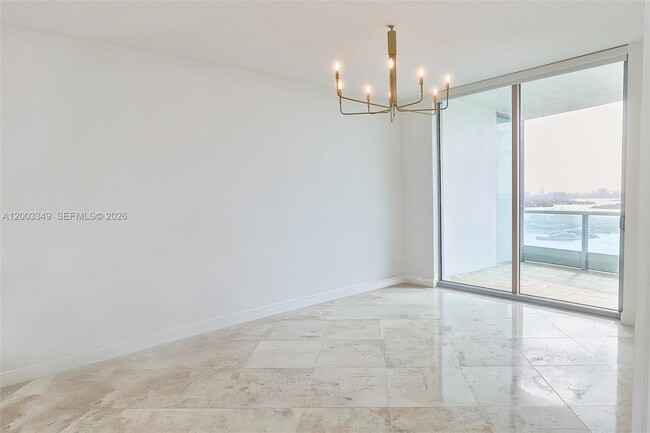 Building Photo - 900 Biscayne Blvd