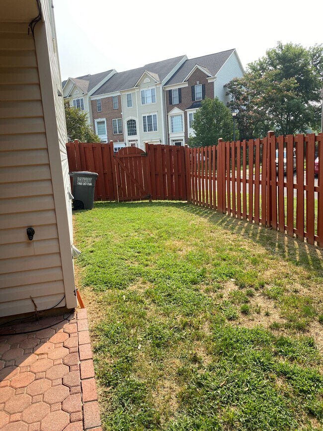 Building Photo - 14236 Madrigal Dr