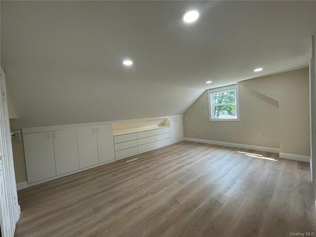 Building Photo - 17 Catskill Ave