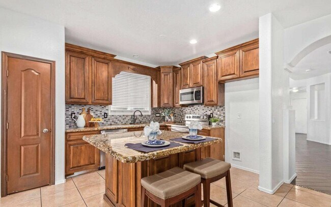 Building Photo - 17127 W Statler St