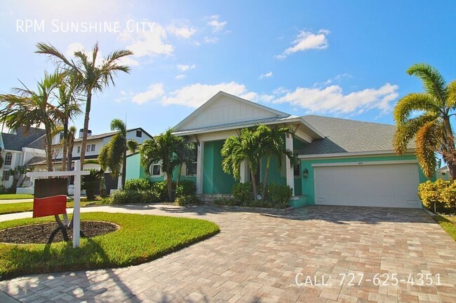 Primary Photo - Luxury Island Living: Stunning 4-Bedroom H...