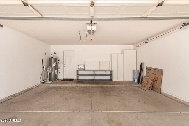 Building Photo - 1249 E Villa Maria Dr