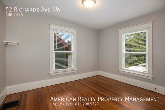 Building Photo - 52 Richards Ave NW