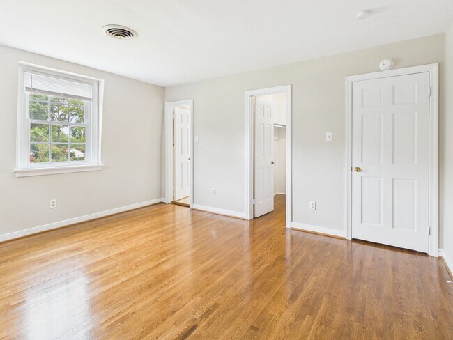 Building Photo - 1519 Chauncey Ln