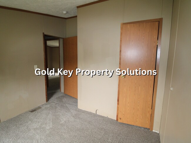 Building Photo - 3 BR 2 FULL BA House with Central Air (SECTION 8 APPROVED)