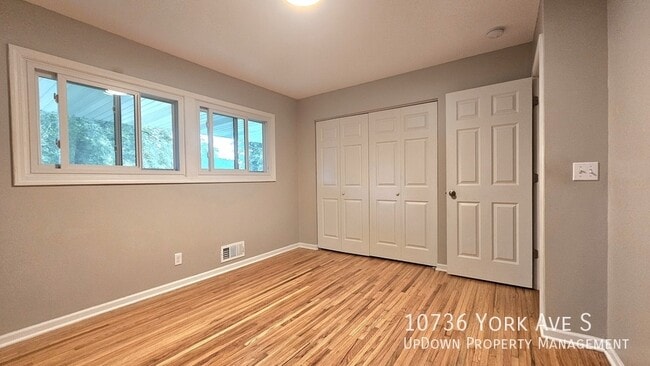 Building Photo - 10736 York Ave S