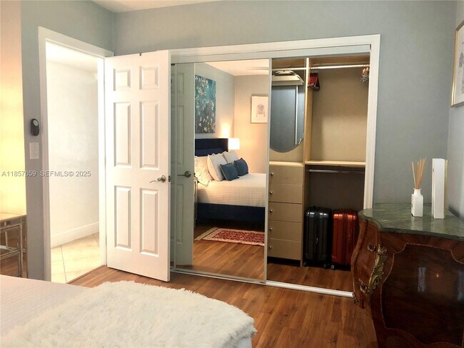 Building Photo - 6450 SW 19th St