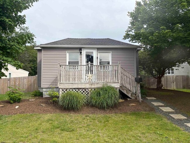 Primary Photo - 520 Boston Ave