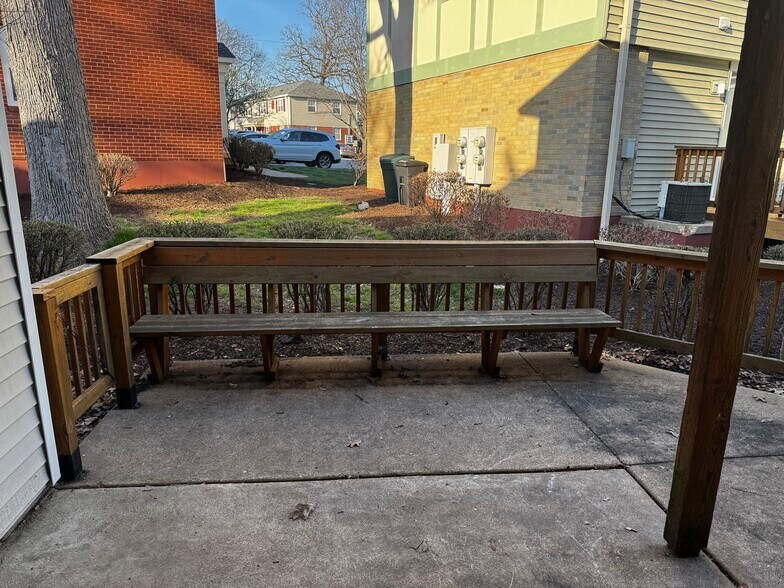 Building Photo - 1508 E Swan Cir