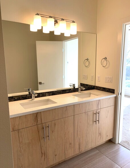 Building Photo - 1377 N Humboldt St