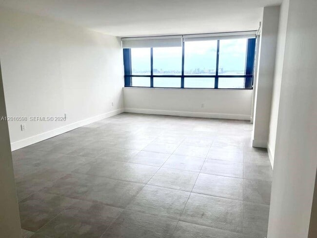 Building Photo - 11113 Biscayne Blvd
