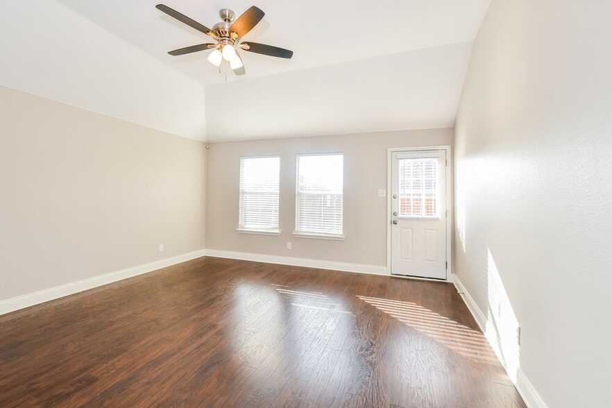 Building Photo - 2063 Faircrest Trail