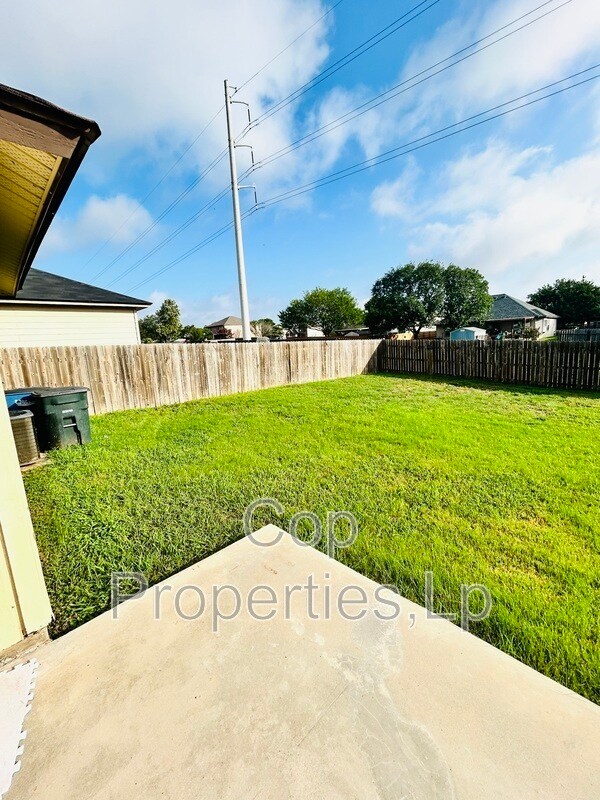 Building Photo - 1111 Stone Path