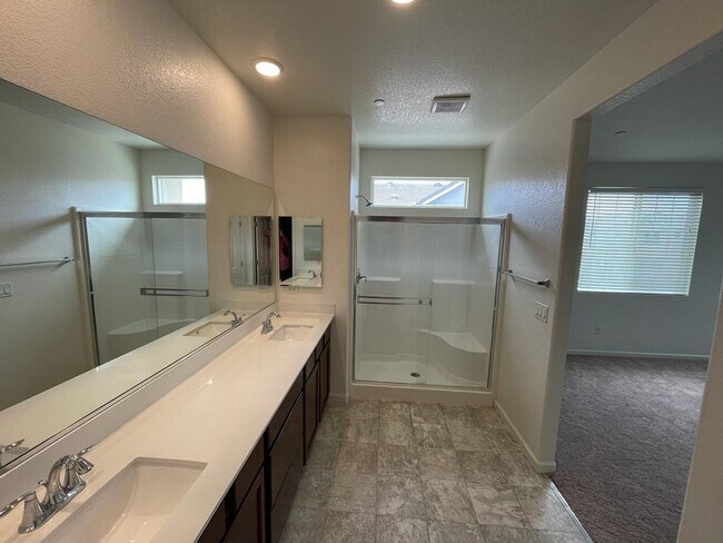 Building Photo - 3963 Samuelson Way