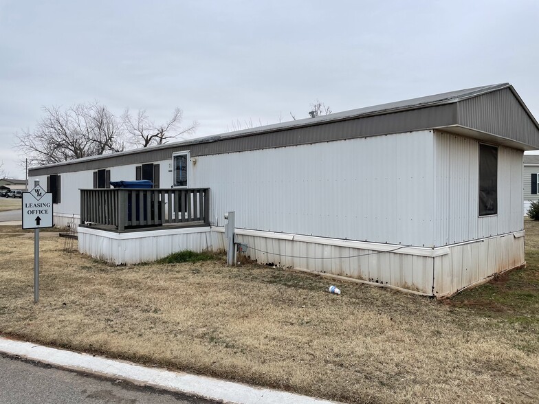 Building Photo - 901 S Council Rd
