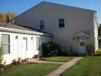 Building Photo - 206 Sunset Ct