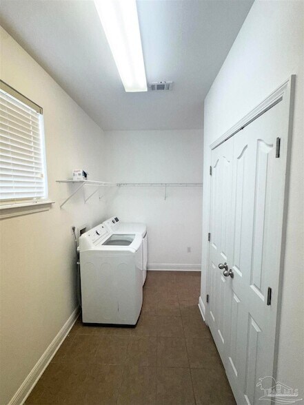 Building Photo - 872 Solimar Way
